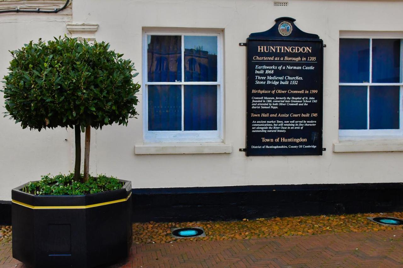 Black Bull Godmanchester Huntingdon Exterior photo